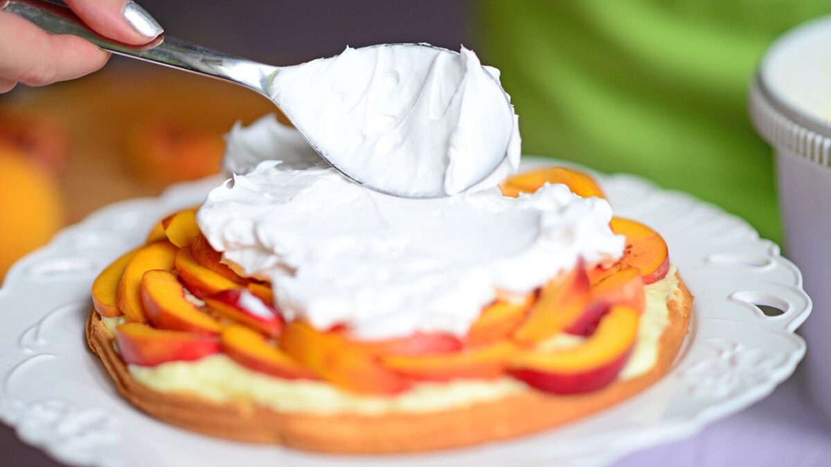 How To Make Whipped Cream Without A Whisk Or A Blender? Easy Recipe For Beginners