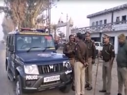 नोएडा में रोडवेज की बस ने होंडा मोटर कंपनी के कर्मचारियों को कुचला, 4 की मौत, 3 घायल नोएडा में रोडवेज की बस ने होंडा मोटर कंपनी के कर्मचारियों को कुचला, 4 की मौत, 3 घायल