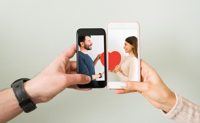 6 Ways To Celebrate Valentine's Day 2023 When You're In A Long-Distance Relationship