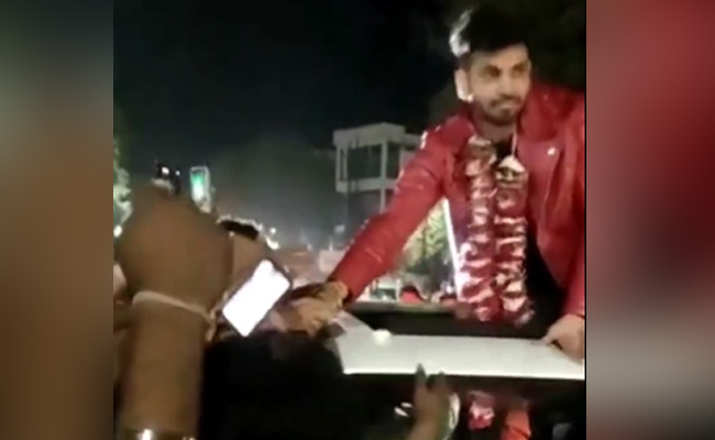 Viral: <i>Bigg Boss</i> 16 Runner-Up Shiv Thakare's Grand Homecoming In Amravati