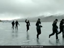 लद्दाख हिंसा की वजह से विंटर टूरिज्म पर संकट के बादल लद्दाख हिंसा की वजह से विंटर टूरिज्म पर संकट के बादल