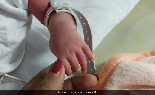 केरल में ट्रांसजेंडर युगल बना माता-पिता, बच्चे की लैंगिक पहचान साझा करने से किया इनकार