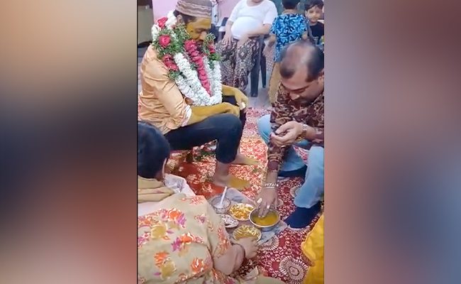 On Camera, Hyderabad Man Collapses During 'Haldi' Ceremony