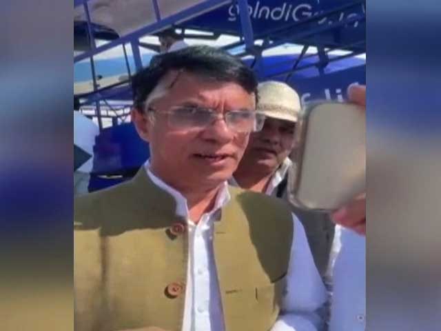 पवन खेड़ा को SC से बड़ी राहत : दिल्ली की अदालत को अंतरिम ज़मानत देने का आदेश