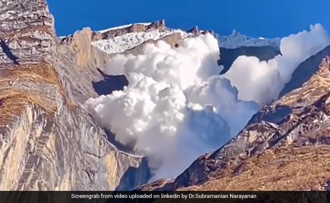 Video Shows 'Unseen' Phenomenon Of 'Cloud Avalanche' On Mount Everest In Nepal