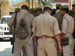 UP Constable's Bruised Body Found In Drain, Was Last Seen Near Liquor Shop UP Constable's Bruised Body Found In Drain, Was Last Seen Near Liquor Shop