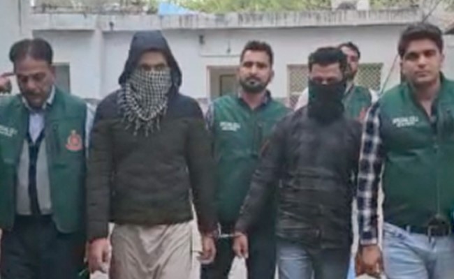 पाकिस्तान में हथियारों की ट्रेनिंग लेने के लिए जाने की योजना बना रहे दो आरोपी गिरफ्तार