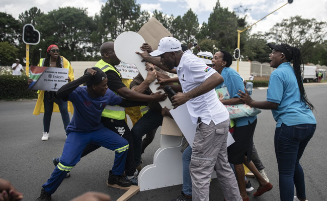 "Have To Go To School Without Bath": S.Africans Furious Over Water Crisis