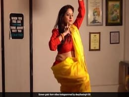 दीपिका सिंह ने 'गेंदा फूल' पर अपने तरीके से किया दिल जीतने वाला डांस, फैन्स बोले- भारतीय संस्कृति का बेहतरीन प्रदर्शन दीपिका सिंह ने 'गेंदा फूल' पर अपने तरीके से किया दिल जीतने वाला डांस, फैन्स बोले- भारतीय संस्कृति का बेहतरीन प्रदर्शन