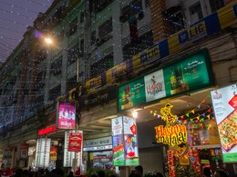 Kolkata Food Trail: 7 Places You Must Visit To Experience The City's Food Palate Kolkata Food Trail: 7 Places You Must Visit To Experience The City's Food Palate