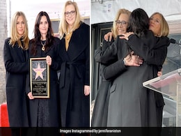 <i>F.R.I.E.N.D.S</i> Forever: A Jennifer Aniston, Courteney Cox And Lisa Kudrow Reunion. Could We Be More Happy? <i>F.R.I.E.N.D.S</i> Forever: A Jennifer Aniston, Courteney Cox And Lisa Kudrow Reunion. Could We Be More Happy?