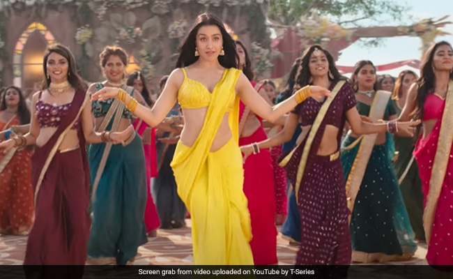 The Internet Is Utterly Smitten By Shraddha Kapoor's <i>Thumka</i>s In This Song