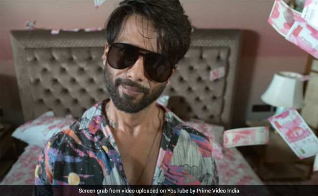 Shahid Kapoor's Web-Series Gets Big Love From Mira Rajput And Others: "<i>Farzi</i> On Fire"