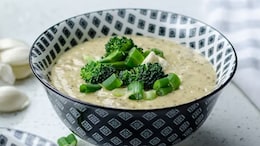 Lose Weight The Delicious Way With This Winter Broccoli-Onion Soup Recipe!