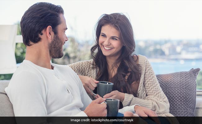 Want To Get More Intimate With Your Partner When Lounging? A Body Language Expert Shares These Top Tips