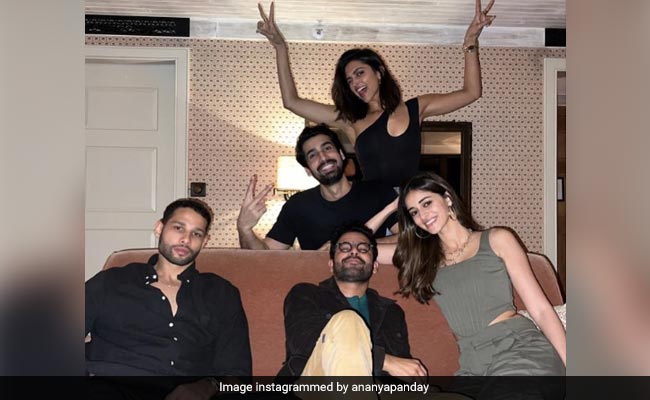 Ananya Panday Shares <i>Gehraiyaan</i> Memories With Deepika Padukone, Siddhant Chaturvedi And Others