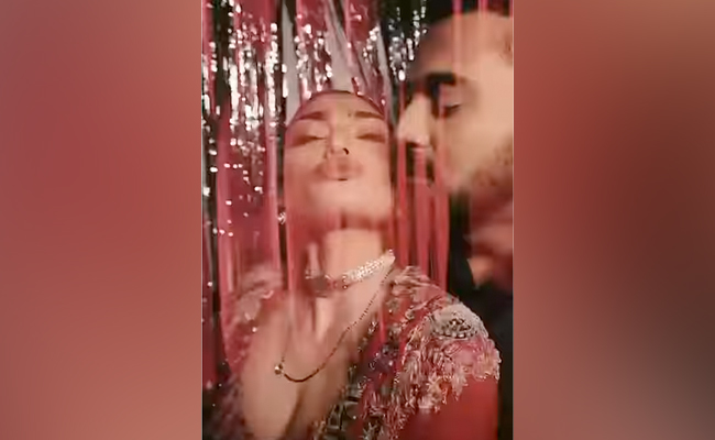 Viral: Athiya Shetty-KL Rahul Sealed Post-Wedding Bash With A Kiss