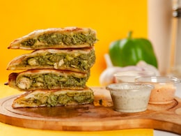 Love Paneer Paratha? You'll Enjoy This Yummy Palak Paneer Lifafa (Recipe Inside)
