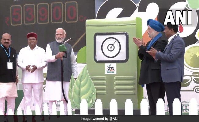 PM Modi Asks Investors To Explore Opportunities In Energy Sector