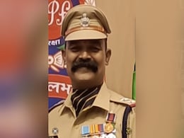 आरपीएफ के कांस्टेबल ने अपने अधिकारी को पीट-पीट कर मार डाला आरपीएफ के कांस्टेबल ने अपने अधिकारी को पीट-पीट कर मार डाला