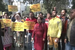 AAP Protests Over Disruption Of Mayoral Polls For 3rd Time AAP Protests Over Disruption Of Mayoral Polls For 3rd Time
