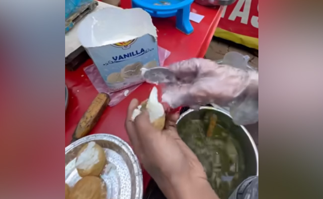 आइसक्रीम वाला गोलगप्पा देखकर यूज़र्स भड़के, कहा- भाई, कुछ तो रहम करो, धरती का विनाश ना करो