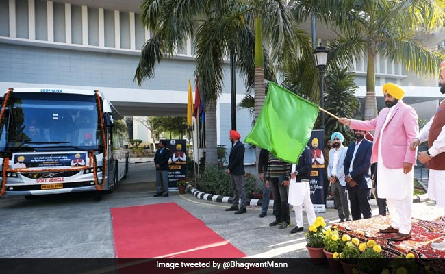 First Batch Of 36 Punjab School Principals Leave For Training In Singapore