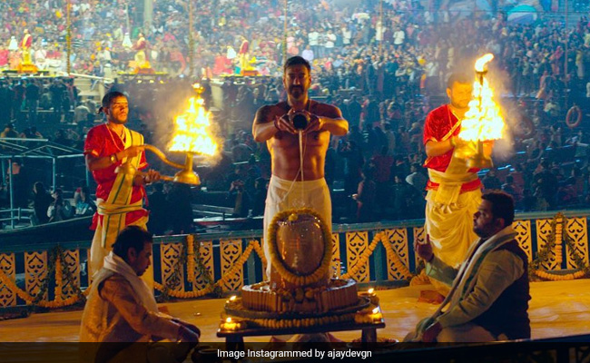 On <i>Maha Shivratri</i>, Ajay Devgn Shares "<i>Maha Aarti</i>" Pics From Varanasi