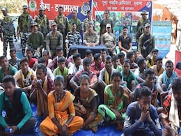 छत्तीसगढ़ के सुकमा में तीन इनामी नक्सलियों सहित 33 ने किया आत्मसमर्पण छत्तीसगढ़ के सुकमा में तीन इनामी नक्सलियों सहित 33 ने किया आत्मसमर्पण