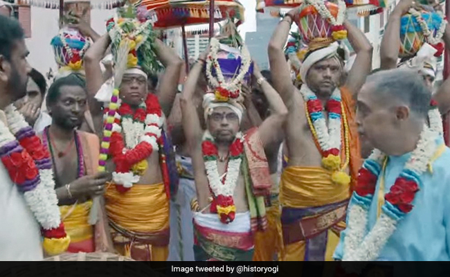 20,000 Take Part In Singapore's Oldest Hindu Temple's Ceremony