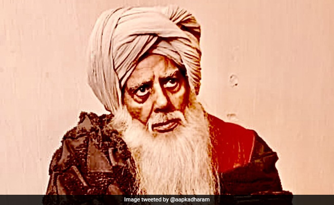 First Look: Dharmendra Is Almost Unrecognizable As Sufi Saint Salim Chishti