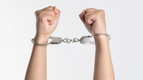 देहरादून में चाय बागान में मृत मिली युवती की हत्या उसी के भाई ने की थी, एक आरोपी गिरफ्तार