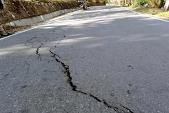 Cracks Have Appeared On Badrinath Highway Near Joshimath: Official Cracks Have Appeared On Badrinath Highway Near Joshimath: Official