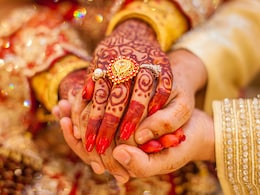 Vivah Muhurat 2023: नवंबर और दिसंबर महीने में बस इतने ही दिन बजेगी शहनाई, नोट करें डेट Vivah Muhurat 2023: नवंबर और दिसंबर महीने में बस इतने ही दिन बजेगी शहनाई, नोट करें डेट