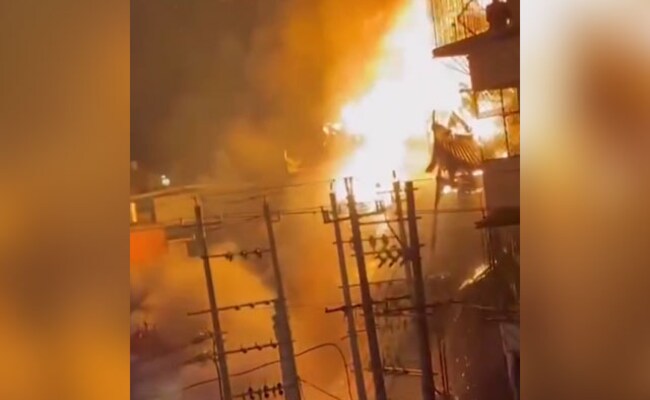 China Fire: चीन में एक स्कूल के शयनगृह में आग लगने से 13 लोगों की मौत