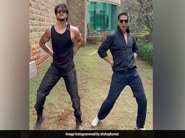 Akshay Kumar And Tiger Shroff Dance To <i>Main Khiladi</i>. Watch Akshay Kumar And Tiger Shroff Dance To <i>Main Khiladi</i>. Watch