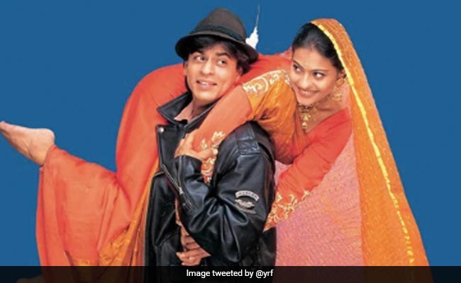 The ROFL Reason Shah Rukh Khan Picked <i>Pathaan</i> Over <i>DDLJ</i>, Explained In His Latest Tweet