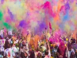 Holi 2023 : इस बार होली घर पर नहीं बल्कि इन जगहों पर जाइए मनाने, ये रहे उन Places के नाम Holi 2023 : इस बार होली घर पर नहीं बल्कि इन जगहों पर जाइए मनाने, ये रहे उन Places के नाम