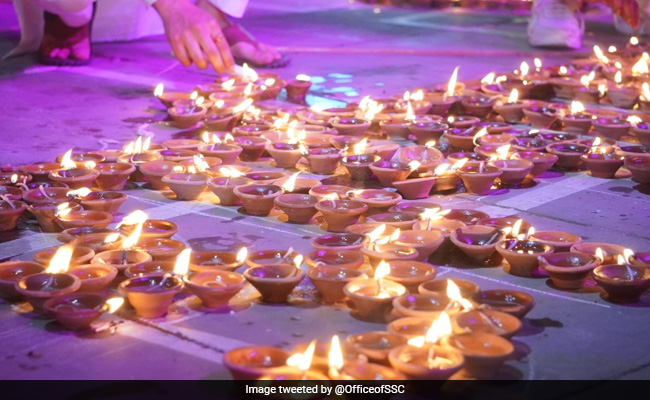 Poja tips : इन आटों से बने दिए जलाने से दूर होती है दरिद्रता, यहां जानिए दीपक जलाने के नियम