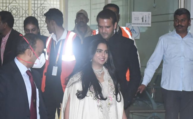 Isha Ambani Reaches Jaisalmer With Anand Piramal To Attend Kiara Advani-Sidharth Malhotra's Wedding