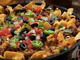 Weekend Special: How To Make Pizza Nachos For A Delicious Weekend Treat