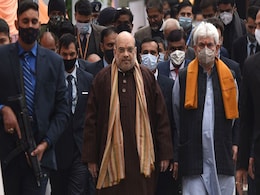 "तड़के 2 बजे फोन कॉल...": अमित शाह ने आर्टिकल 370 को निरस्त करने से पहले श्रीनगर में कुछ ऐसे की थी बैठक "तड़के 2 बजे फोन कॉल...": अमित शाह ने आर्टिकल 370 को निरस्त करने से पहले श्रीनगर में कुछ ऐसे की थी बैठक