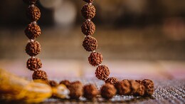 Rudraksha Benefits: रुद्राक्षचे पाणी प्यायल्यास काय होते? तज्ज्ञांनी सांगितले जबरदस्त फायदे