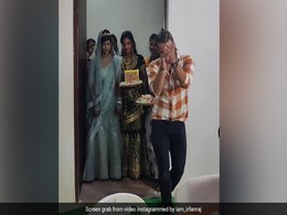 दुल्हन की एंट्री के साथ दोस्त ने किया ऐसा डांस हैरान रह गए मेहमान, लोग बोले- सारी लाइमलाइट तो लड़का ले गया दुल्हन की एंट्री के साथ दोस्त ने किया ऐसा डांस हैरान रह गए मेहमान, लोग बोले- सारी लाइमलाइट तो लड़का ले गया