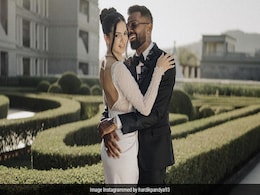 नताशा स्टेनकोविक-हार्दिक पांड्या की वेडिंग Photos वायरल, व्हाइट थीम में बेटे को गोद में लिए कपल ने रचाई शादी  नताशा स्टेनकोविक-हार्दिक पांड्या की वेडिंग Photos वायरल, व्हाइट थीम में बेटे को गोद में लिए कपल ने रचाई शादी