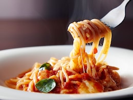 Pasta In Just 15 Minutes - This Chilli Oil Pasta Is Perfect For A Quick And Flavourful Meal Pasta In Just 15 Minutes - This Chilli Oil Pasta Is Perfect For A Quick And Flavourful Meal