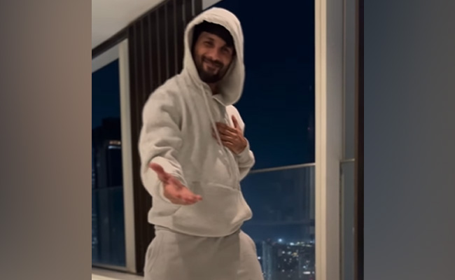 Shahid Kapoor Dances Like No One's Watching In Wife Mira Rajput's Late Birthday Post. Watch