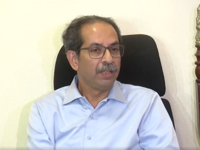 5 प्‍वाइंट न्‍यूज : 57 साल में यह पहली बार ठाकरे परिवार के हाथों से निकली शिवसेना की कमान