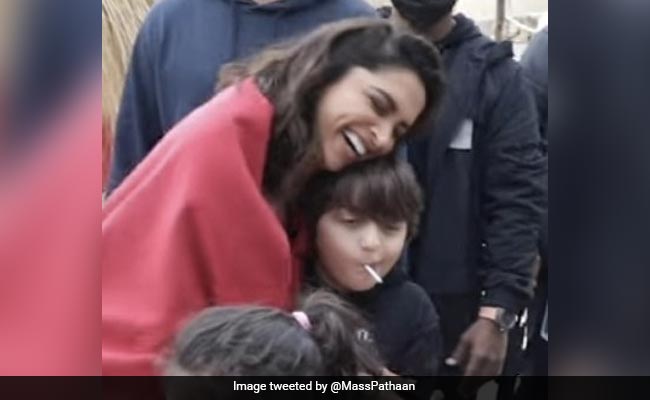 Deepika Padukone And SRK's Son AbRam On The Sets Of <i>Pathaan</i>. That's It. That's The Post