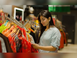 Best day to buy clothes: ज्योतिष के अनुसार नये कपड़े किस दिन खरीदने और किस दिन पहनने चाहिए?